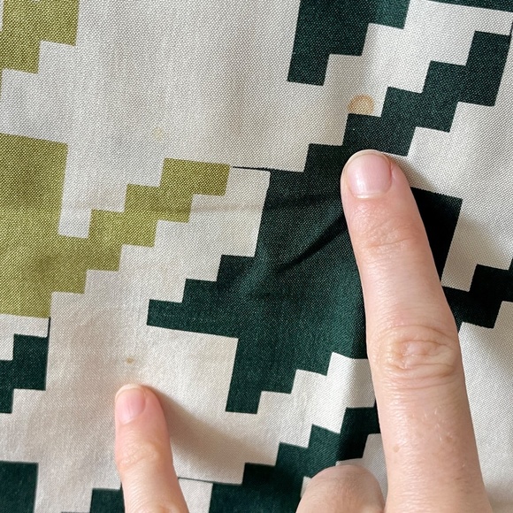 Vintage silk fringe houndstooth scarf, green and white - Picture 6 of 6